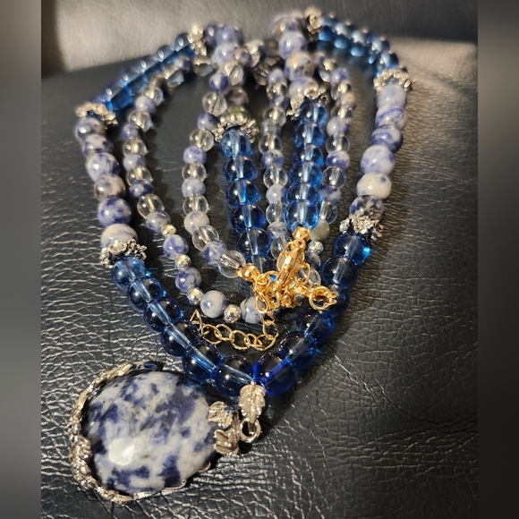 Sodalite Beaded Necklace With A Sodalite Pendant And Beads, - Picture 5 of 6